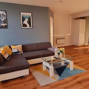 modern-and-spacious-swansea-centre-apartment.cardiffhotelswales.com/